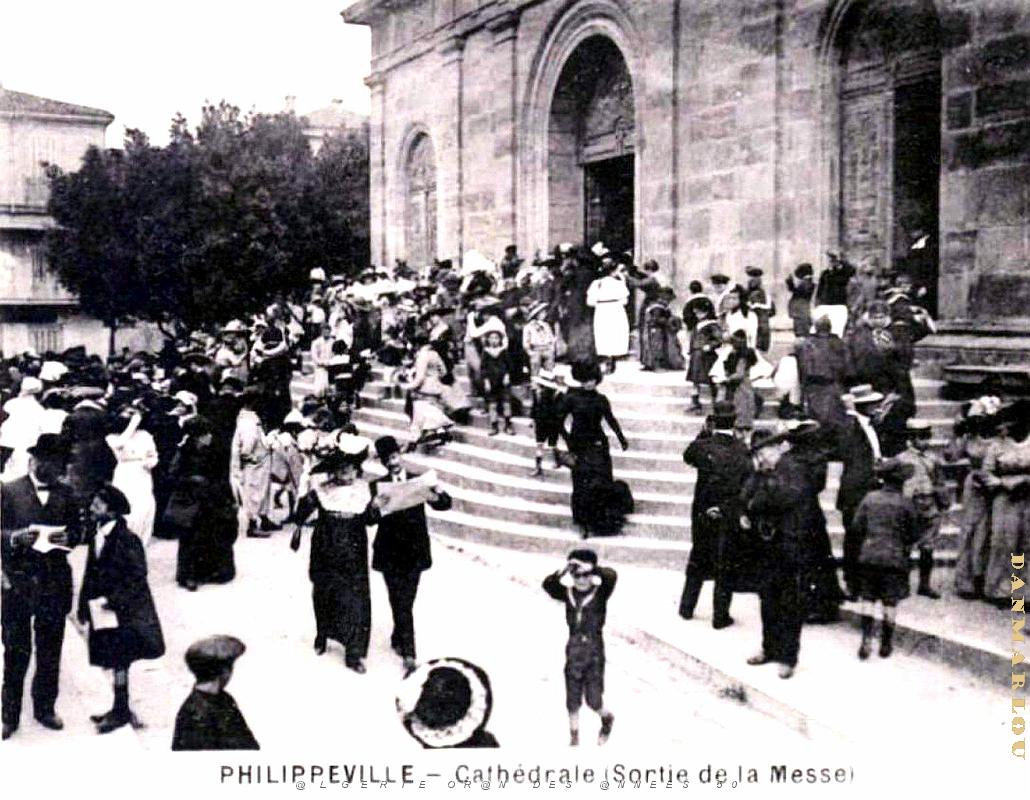 Philippeville - Cathedrale - Sortie de Messe.jpg